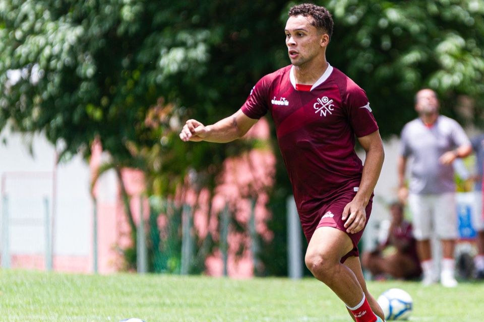 Na atual temporada, Kayon soma 11 jogos e dois gols pelo Náutico