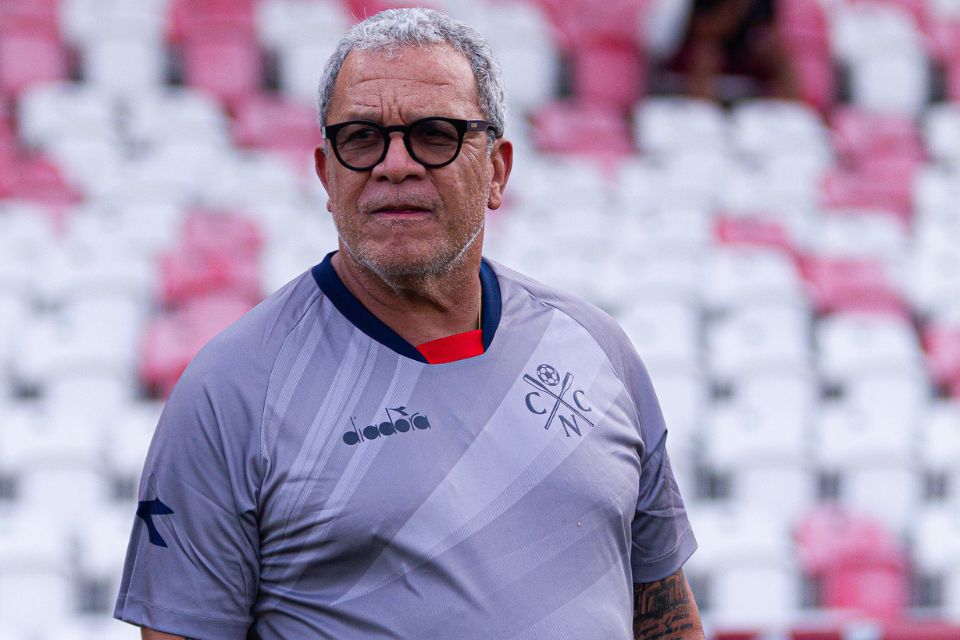 Hélio dos Anjos quer aumentar volume de jogo do Náutico