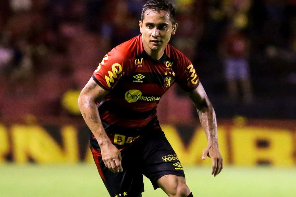 Revelado pelo Sport, Everton Felipe encerrou a carreira precocemente devido a lesões