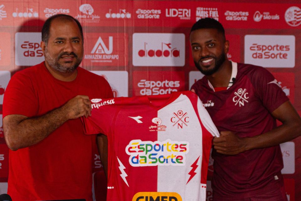 Atacante Kelvin é apresentado pelo Náutico
