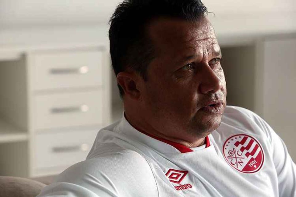 Kuki segue internado na recuperação de um AVC
