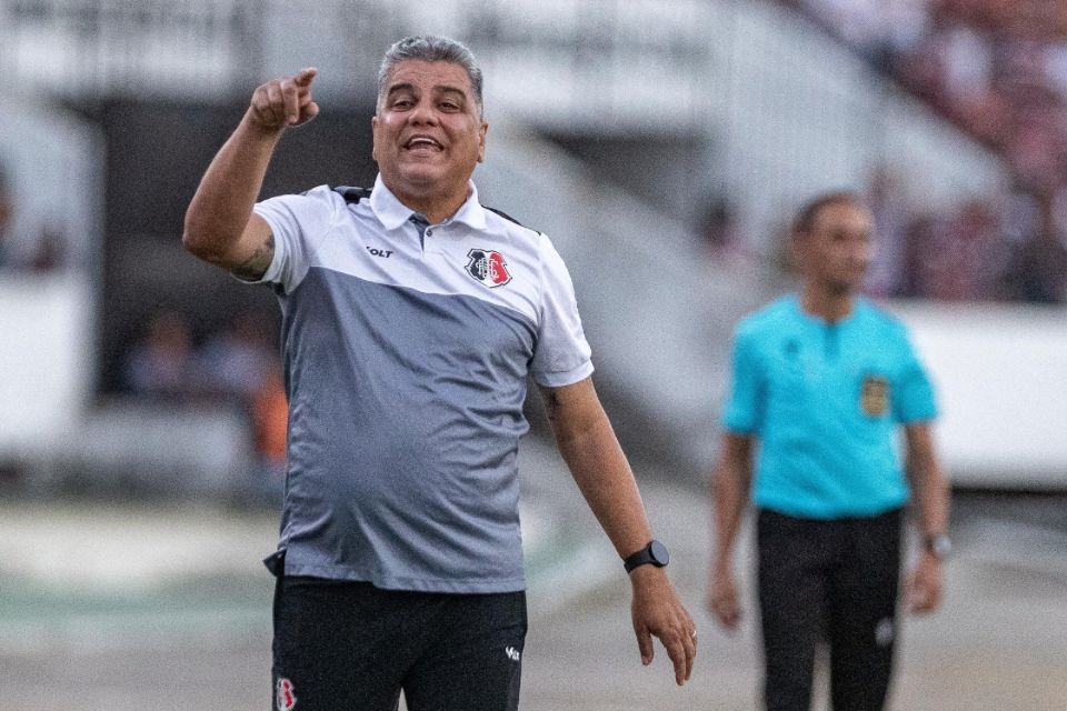 Marcelo Cabo destacou evolução, mas ponderou equipe longe do ideal