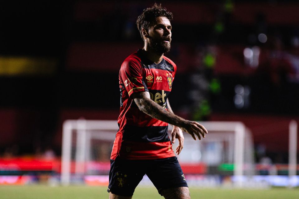 Lucas Lima é um dos líderes do elenco do Sport no Brasileirão