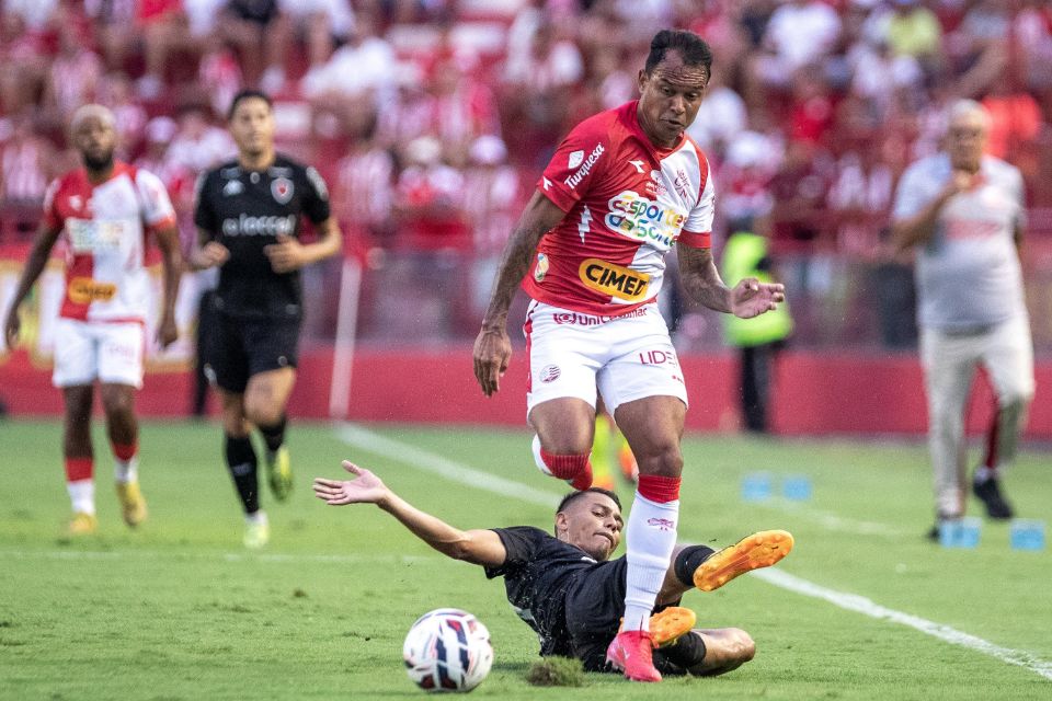 Baixa pesada: Vinícius sofre lesão e fará procedimento cirúrgico
