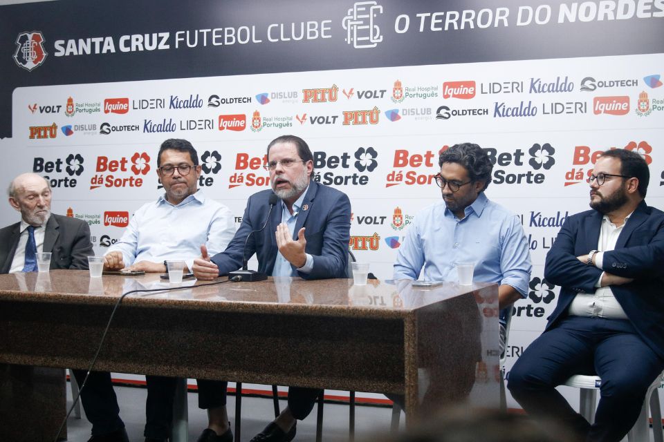 Mesmo fora do prazo legal, presidente do Santa Cruz garante que não será penalizado