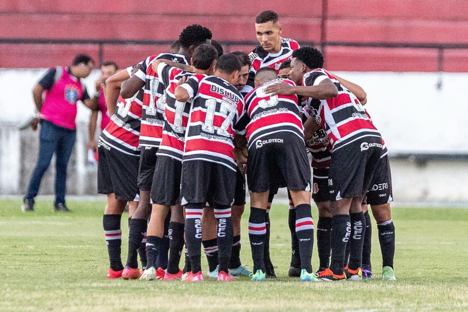 O treinador Marcelo Cabo deve ganhar novos reforços para a Série D