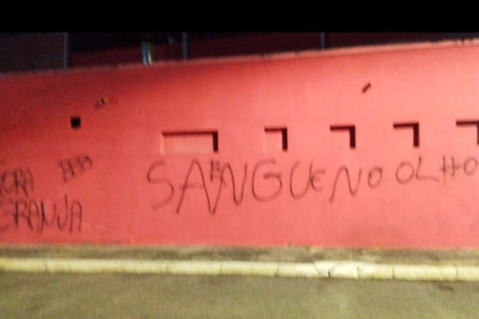 Sede do Náutico pichada nesta terça-feira (07)