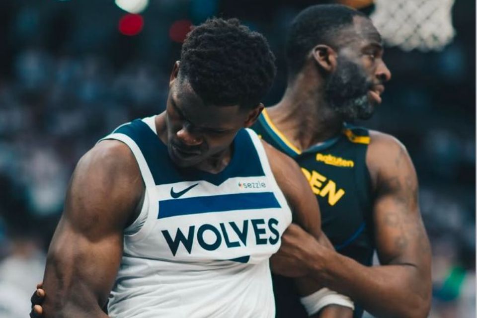 A série entre Warriors e Timberwolves está empatada em 1 a 1