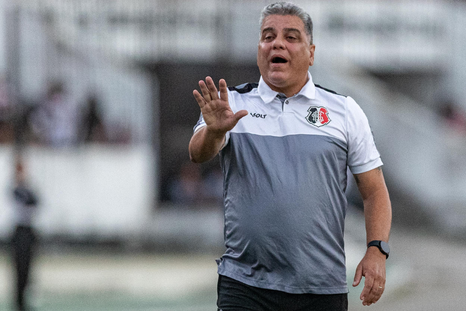 Técnico Marcelo Cabo faz cálculos para classificação na Série D
