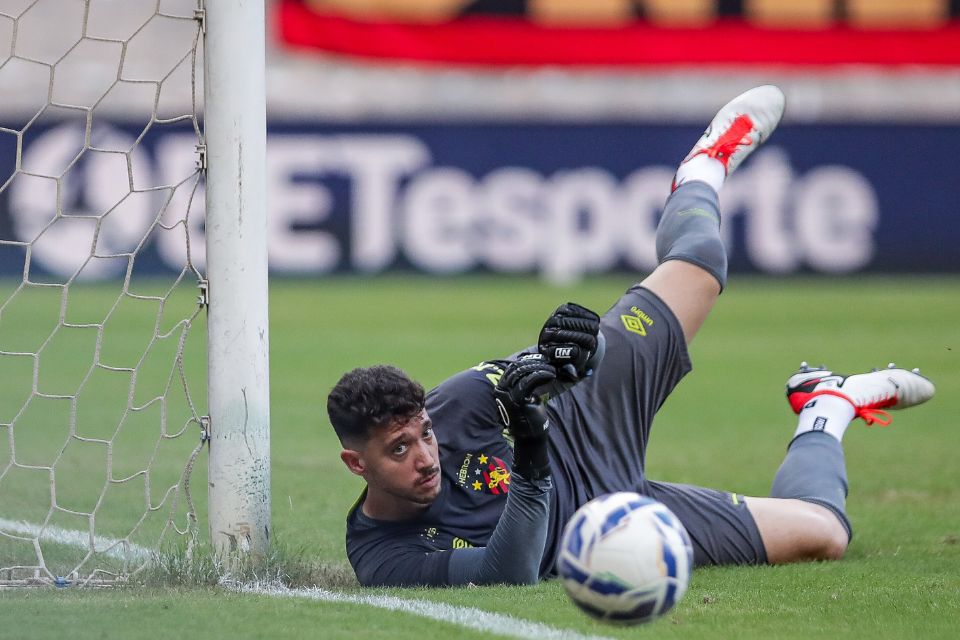 Goleiro Caíque França é uma das lideranças do atual elenco do Sport