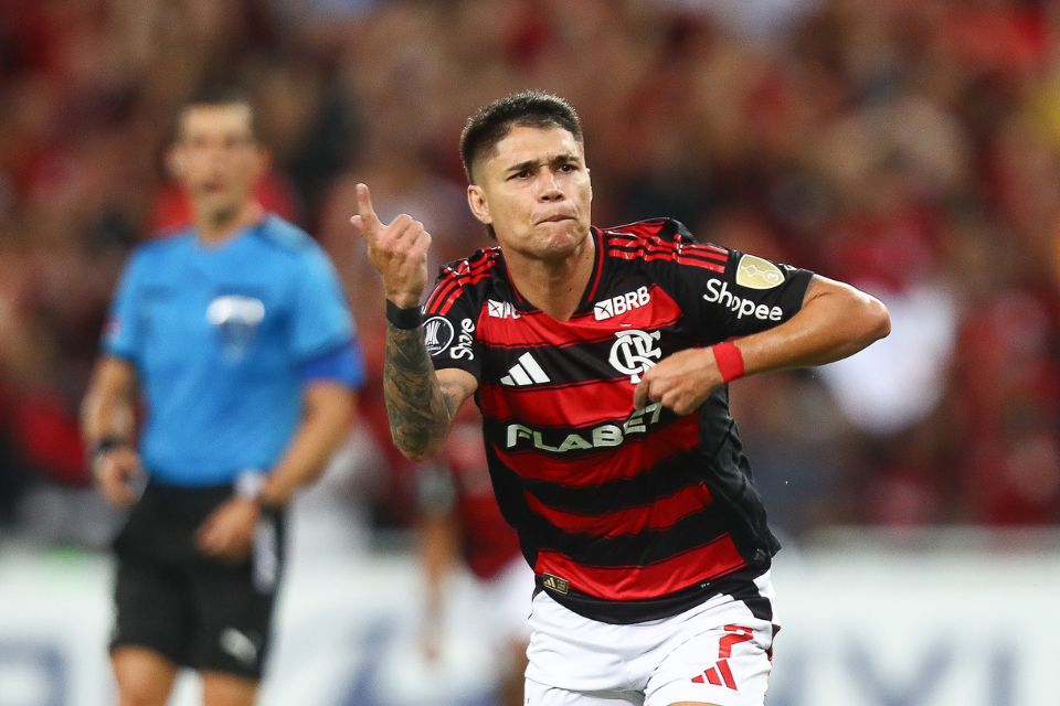 Luiz Araujo marcou um gol e deu uma assistência na partida
