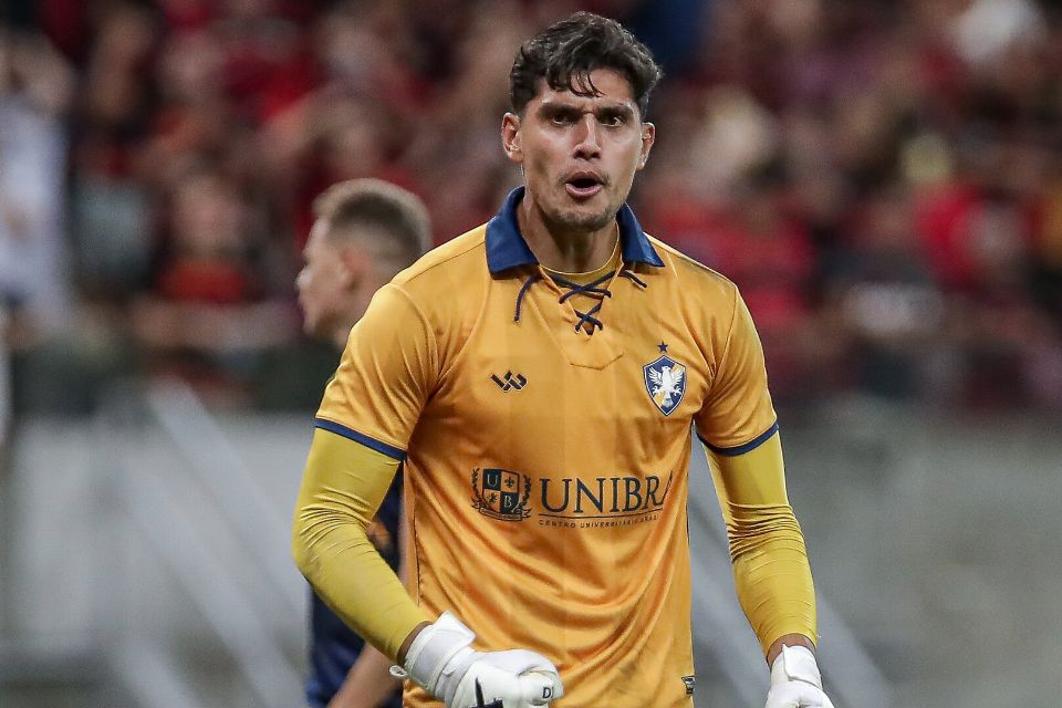 Goleiro Fabián Volpi foi crucial na classificação do Retrô às oitavas da Copa do Brasil