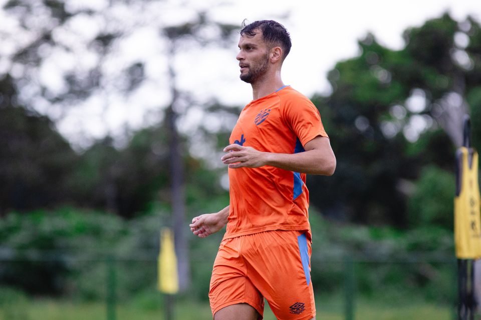 António Oliveira justifica ausência de Rafael Thyere contra o Internacional