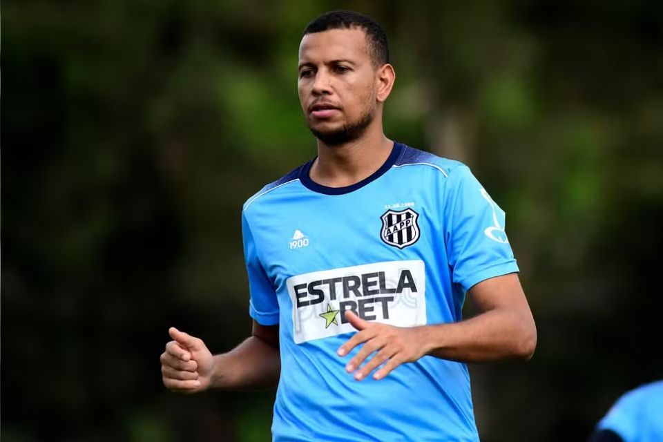 Matheus Silva não entra em campo pela Ponte Preta desde o dia 11 de novembro de 2024