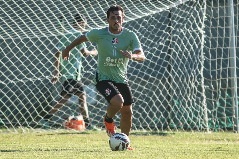 Com suspensões, Santa Cruz perde dois volantes para duelo com o Ferroviário