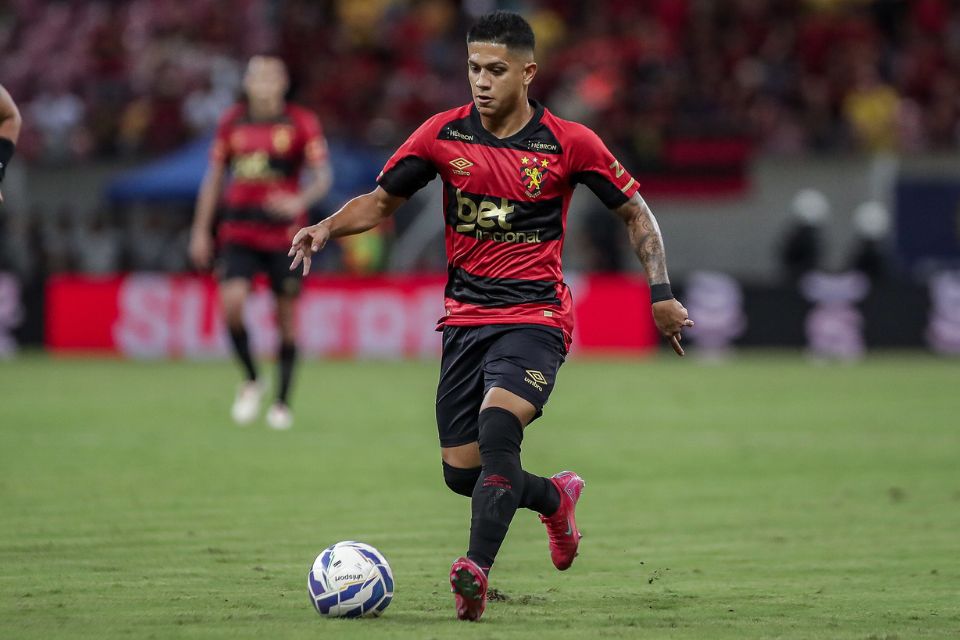 Gustavo Maia só atuou em um jogo do Sport no Brasileirão deste ano