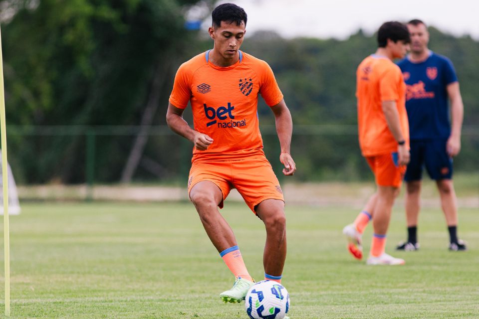 Rodrigo Atencio durante treinamento no CT José de Andrade Médicis