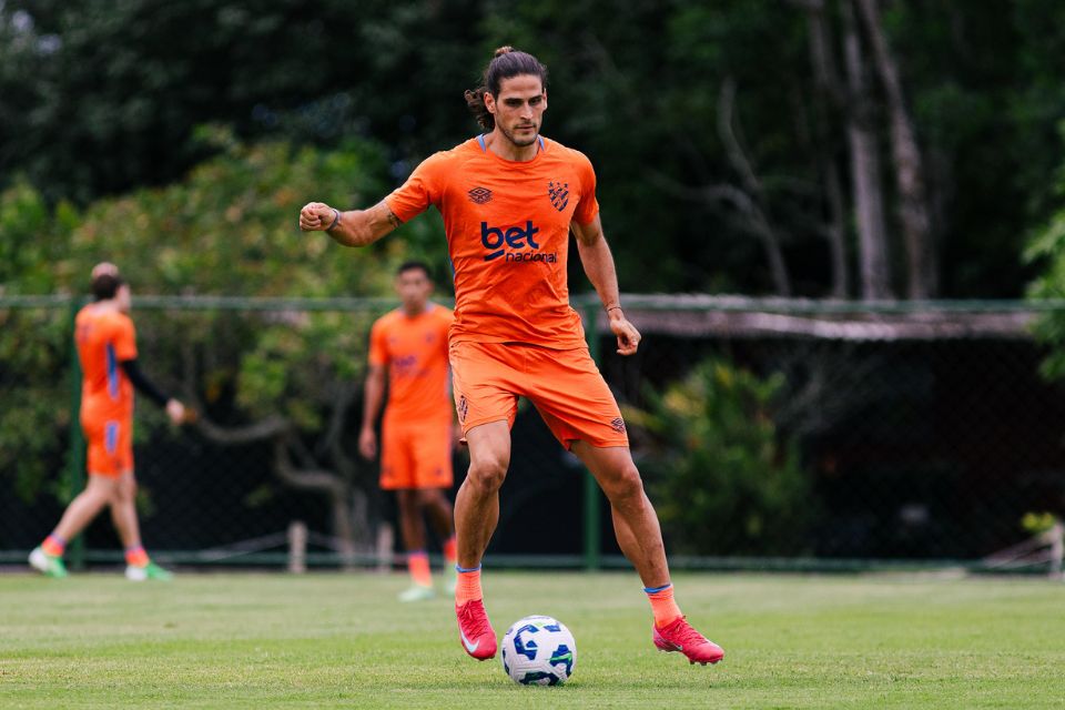 Gonçalo Paciência durante treinamento no CT José de Andrade Médicis