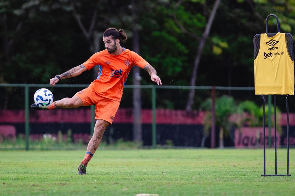 Sérgio Oliveira durante treinamento no CT José de Andrade Médicis