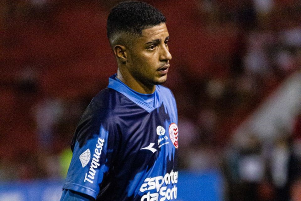 Léo teve primeira chance no profissional no jogo contra a Ponte Preta