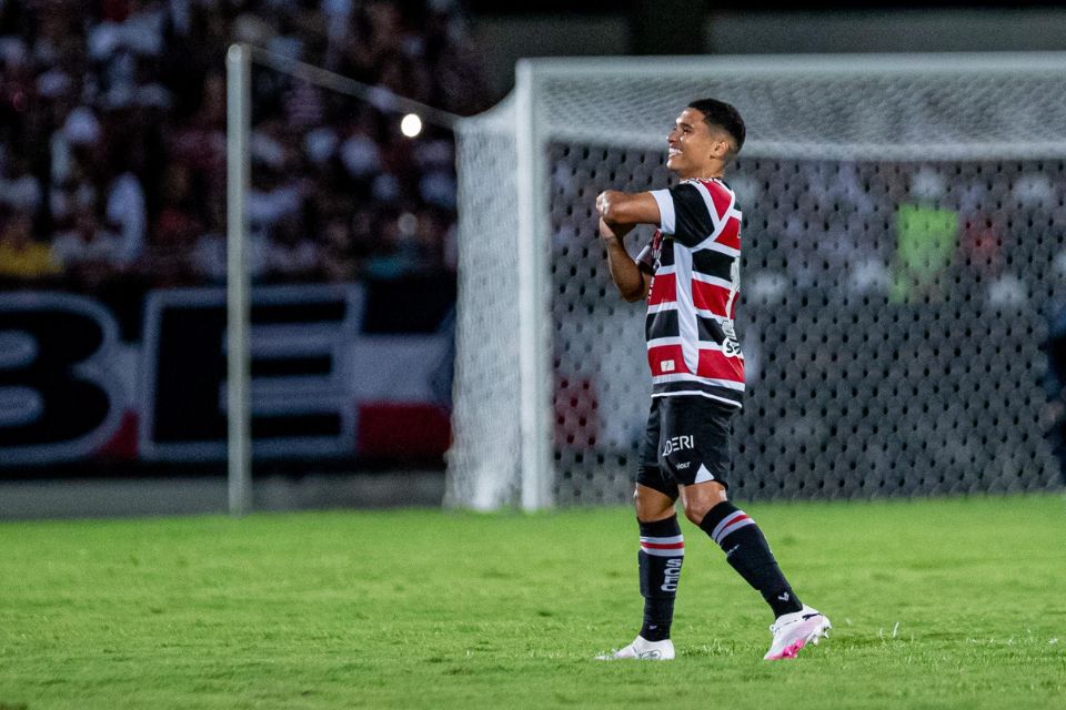 Thiaguinho chegou a três gols nesta Série D