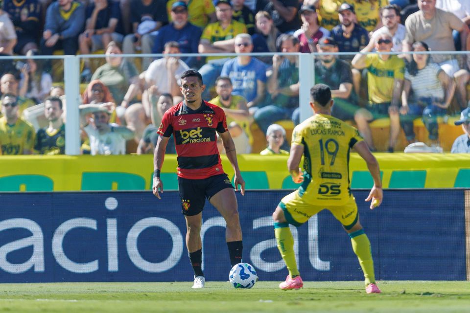 Igor Cariús cometeu o pênalti que levou o Sport a derrota contra o Mirassol