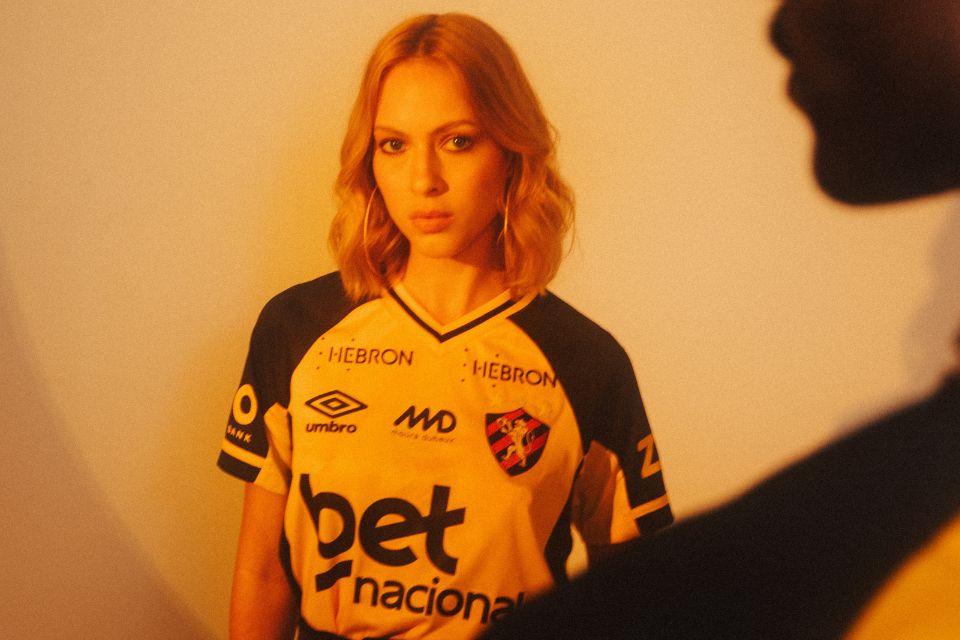 A venda da nova camisa inicia neste sábado (7)