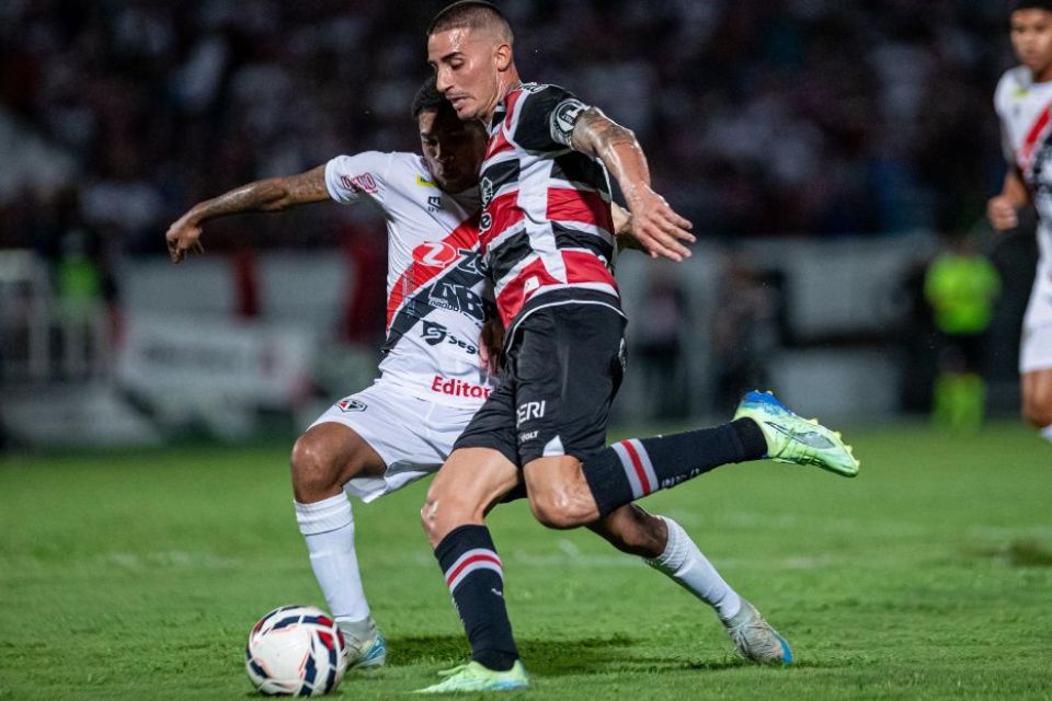 Thiago Galhardo elogia postura do Ferroviário-CE e garante classificação do Santa Cruz