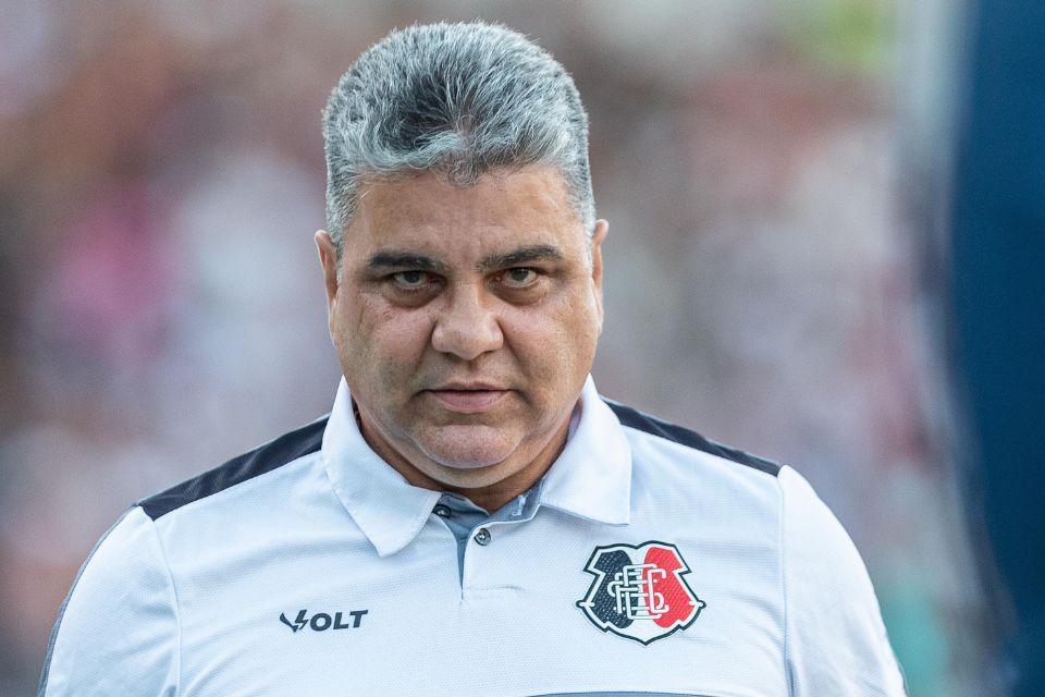 Marcelo Cabo cobra maturidade após virada sofrida pelo Santa Cruz