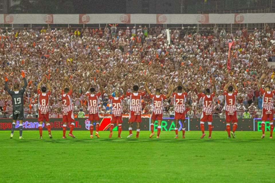 Náutico lidera a Série C em público