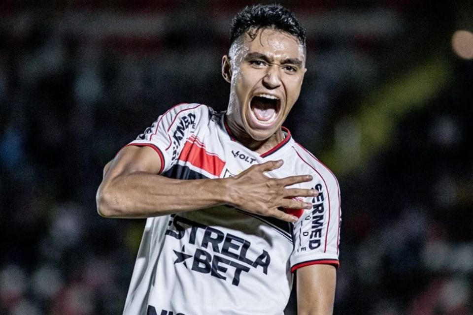 Pedro Severino, de 19 anos, sofreu um acidente automobil&iacute;stico/Reprodu&ccedil;&atilde;o