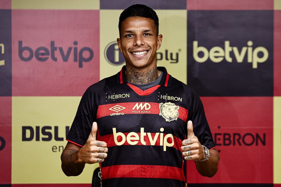 Alysson, durante apresentação no Sport em agosto de 2024