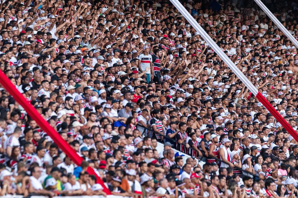 Mesmo na Série D, Santa Cruz arrasta multidões ao Arruda
