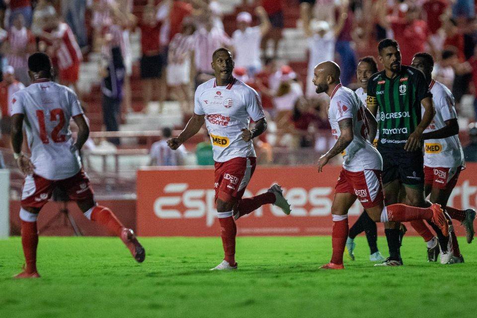 Náutico reencontra o caminho das vitórias contra o Maringá nos Aflitos