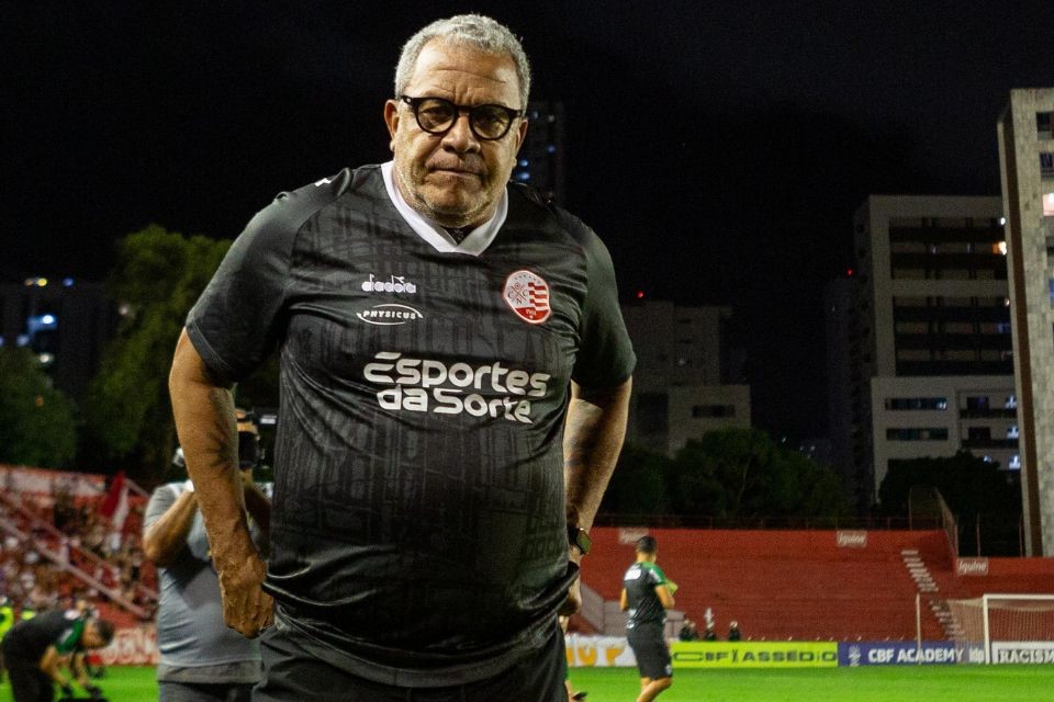 Técnico do Náutico foi enfático ao falar das condições internas do clube
