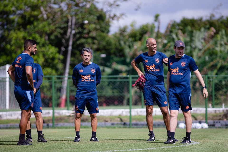 Daniel Paulista comanda nova comissão técnica do Sport